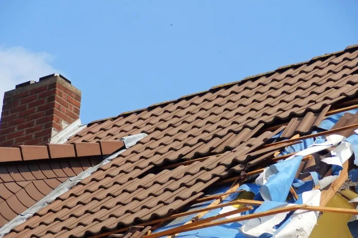 Roof repair in Brackenfell
