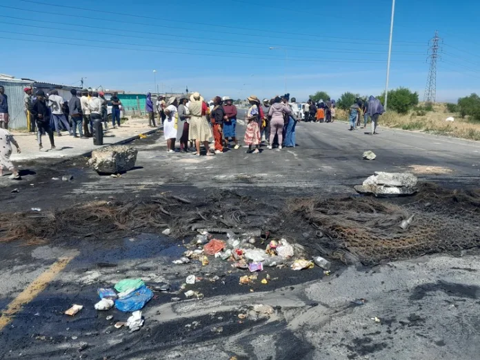 Hundreds of people to be evicted from land owned by Shoprite
