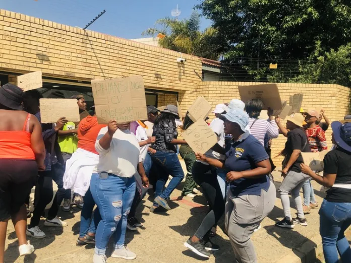 Unemployed young people protest in Nigel, demanding jobs