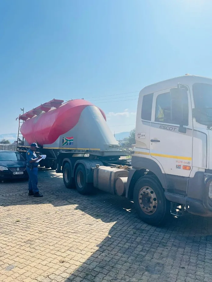 Hawks Seize R900,000 in Drugs at Oshoek Border, Two Arrested 1 581565297 1261789465972691 4301961857495149501 n